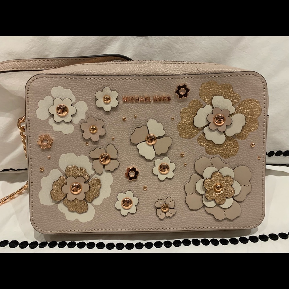 Michael kors soft pink bag